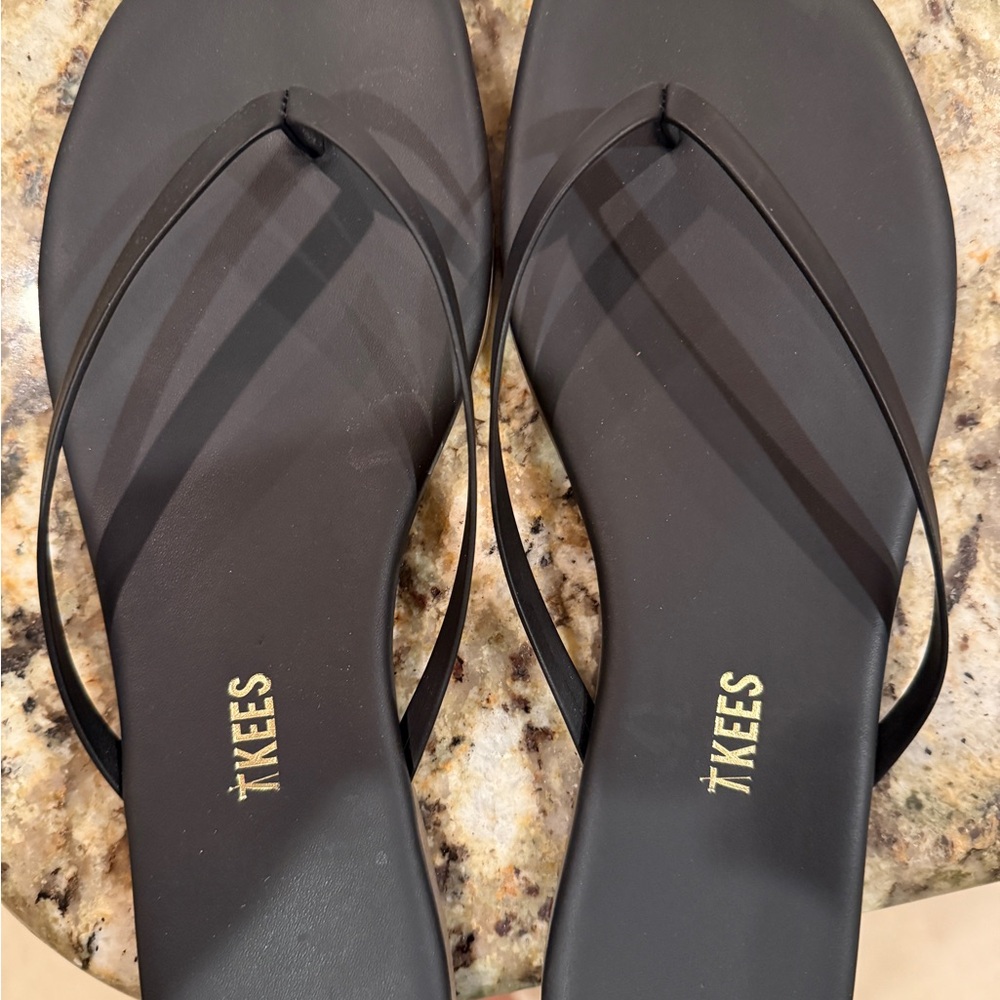 TKEES Black Sandals Sleek Modern Design